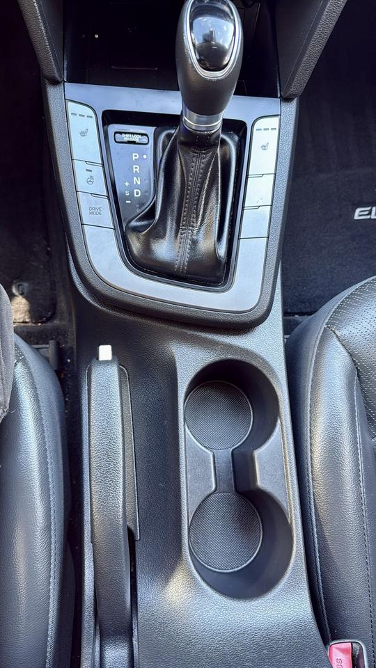 2019 Hyundai Elantra Limited Photo
