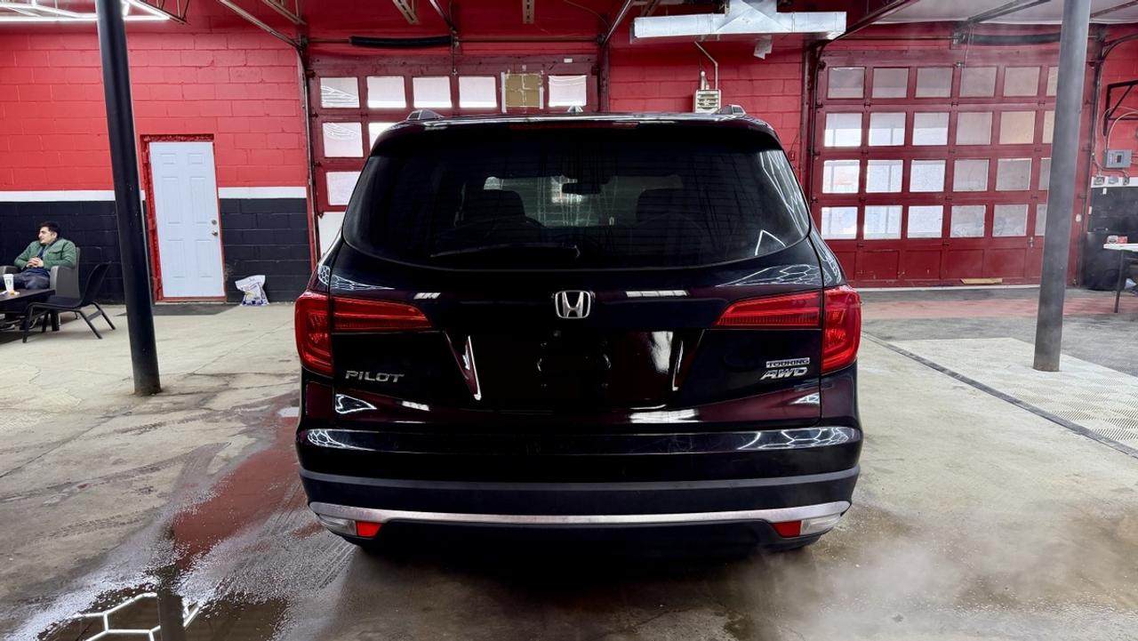 2017 Honda Pilot Touring Photo