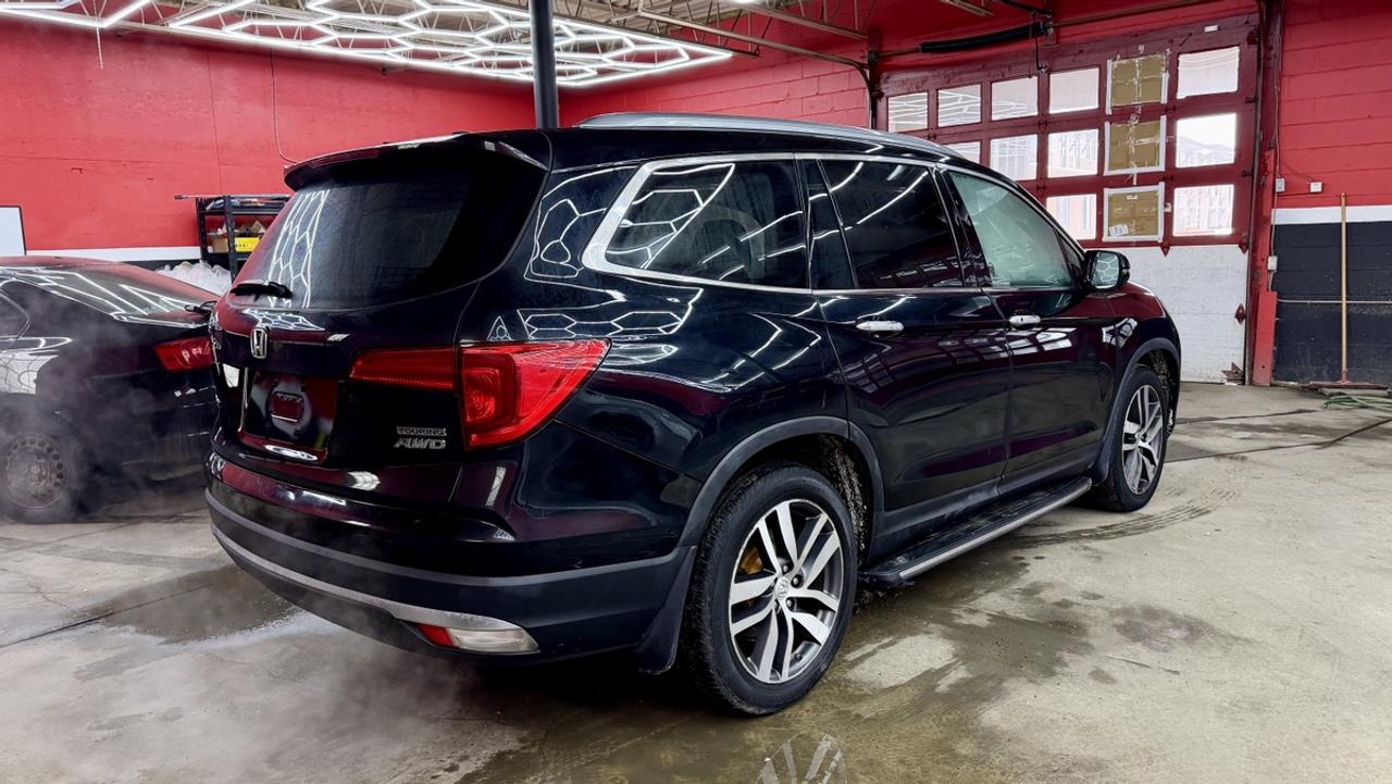 2017 Honda Pilot Touring Photo3