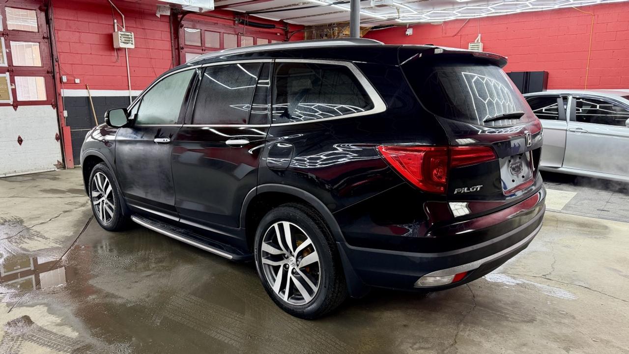 2017 Honda Pilot Touring Photo