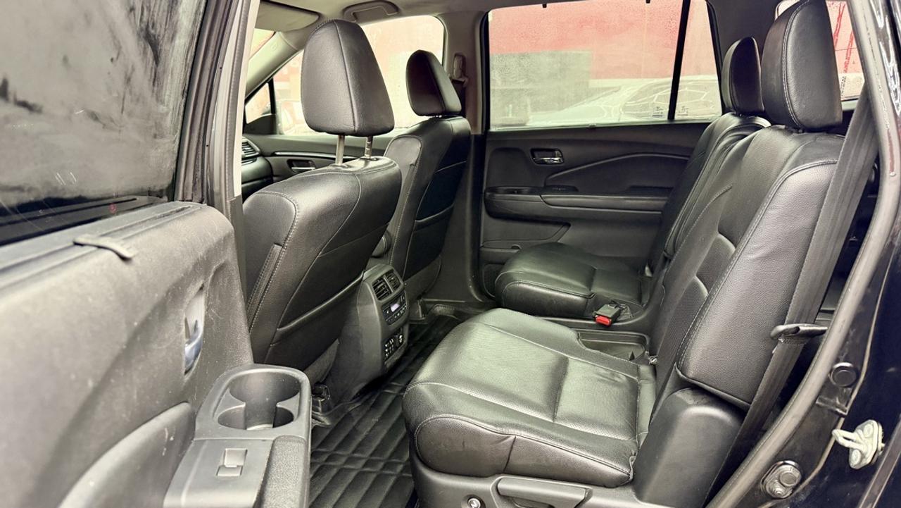 2017 Honda Pilot Touring Photo