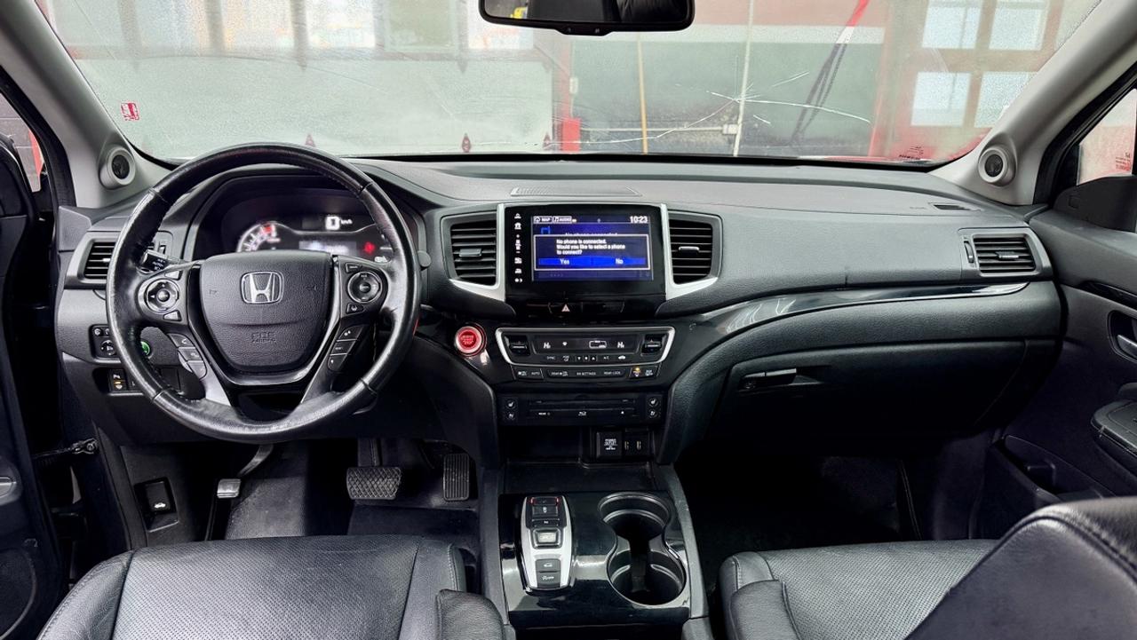 2017 Honda Pilot Touring Photo