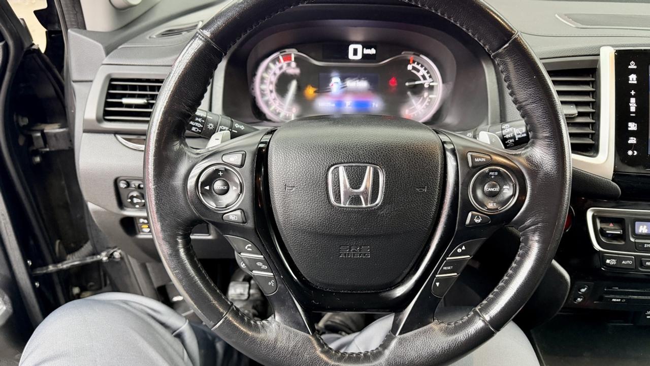 2017 Honda Pilot Touring Photo