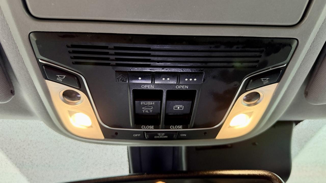 2017 Honda Pilot Touring Photo