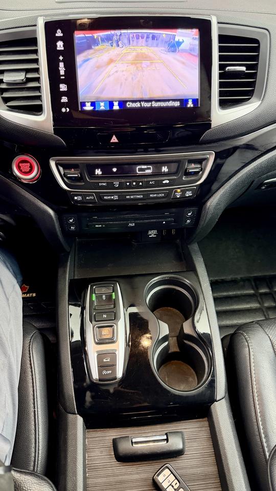 2017 Honda Pilot Touring Photo