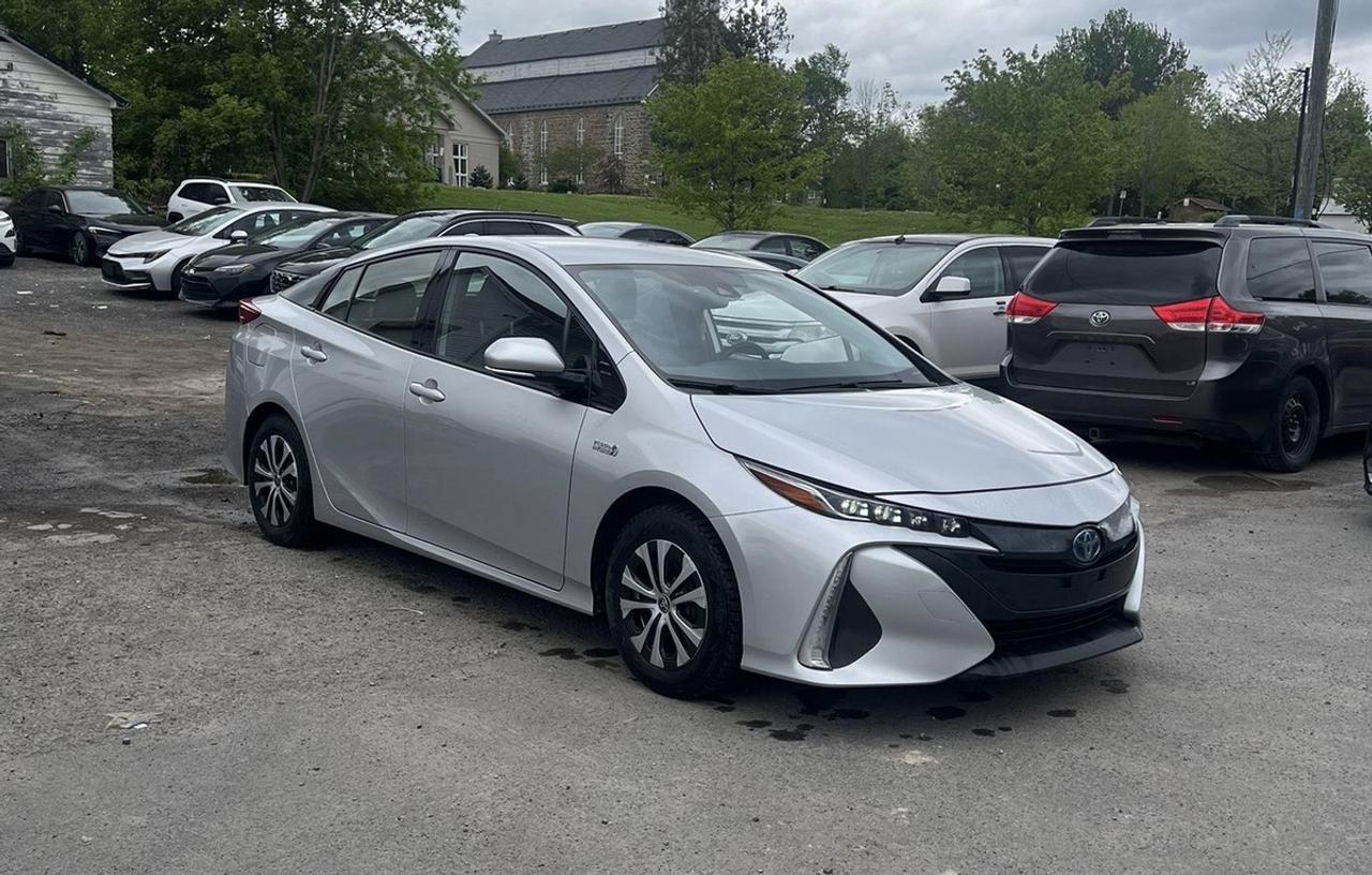 2020 Toyota Prius Prime Le Photo