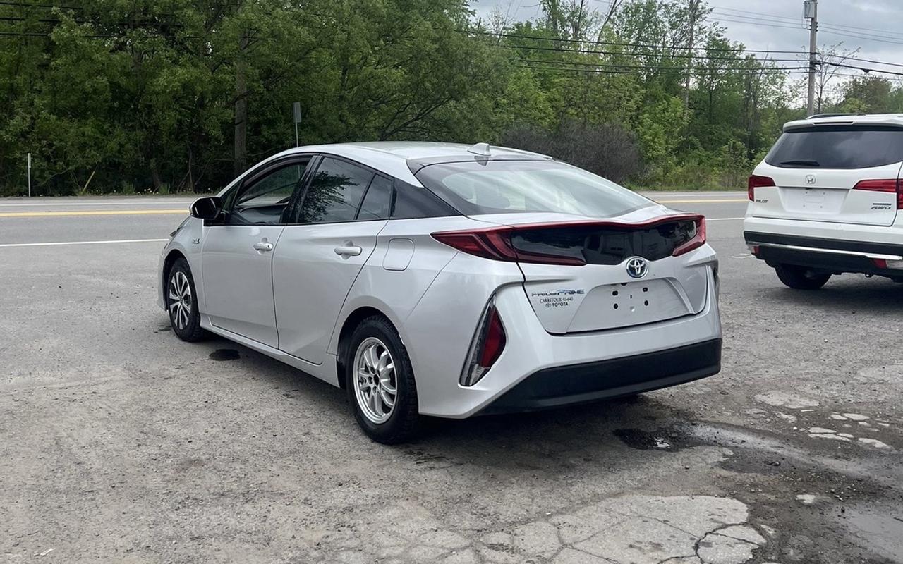 2020 Toyota Prius Prime Le Photo