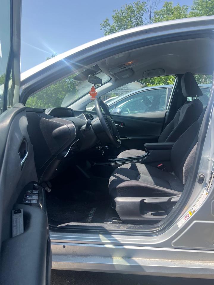 2020 Toyota Prius Prime Le Photo