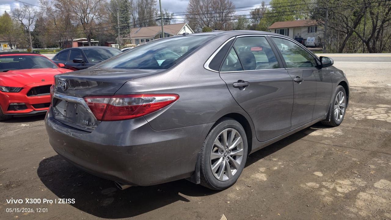 2017 Toyota Camry XLE Photo4