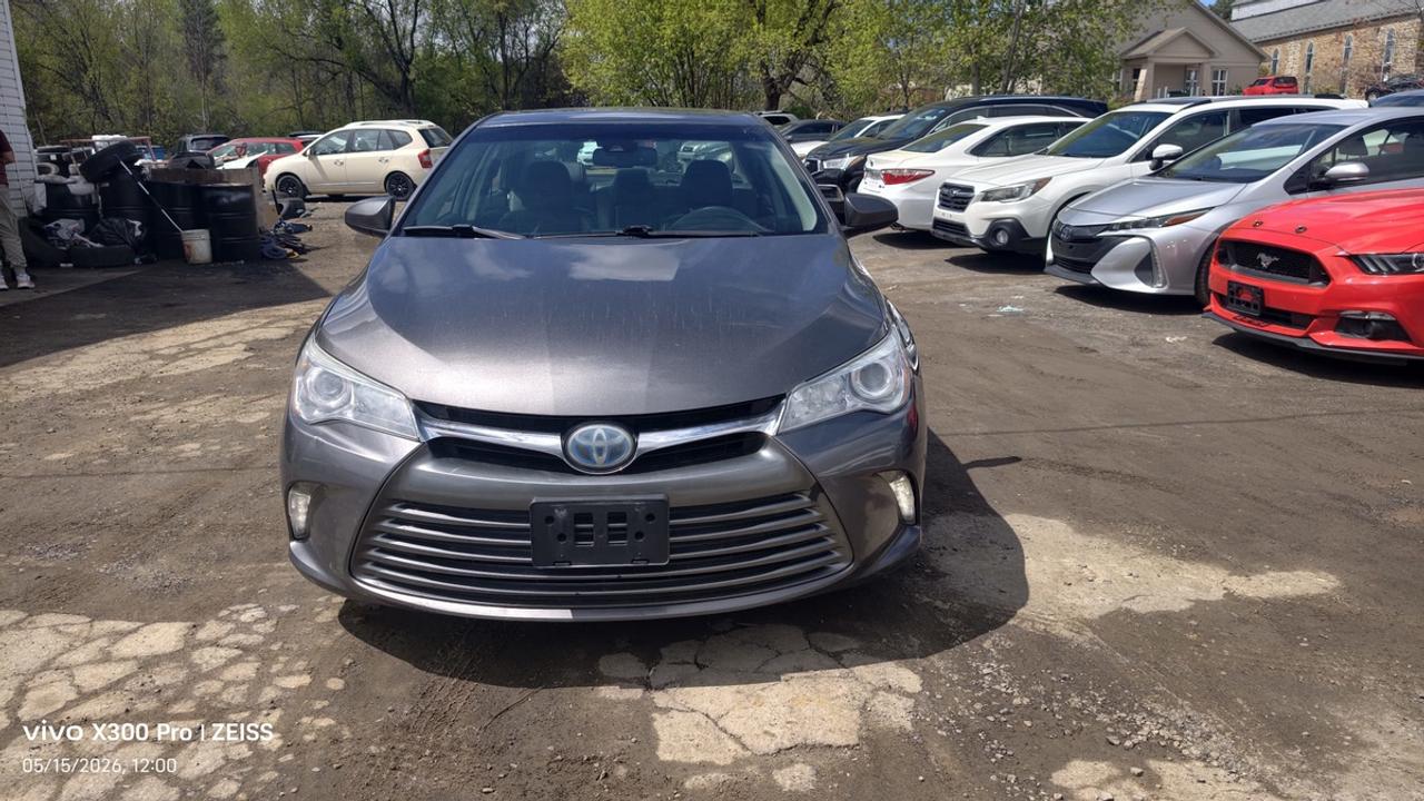 2017 Toyota Camry XLE Photo5