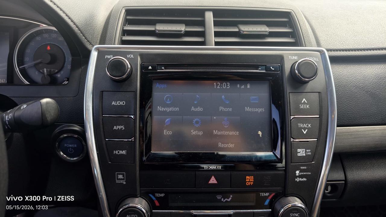 2017 Toyota Camry XLE Photo