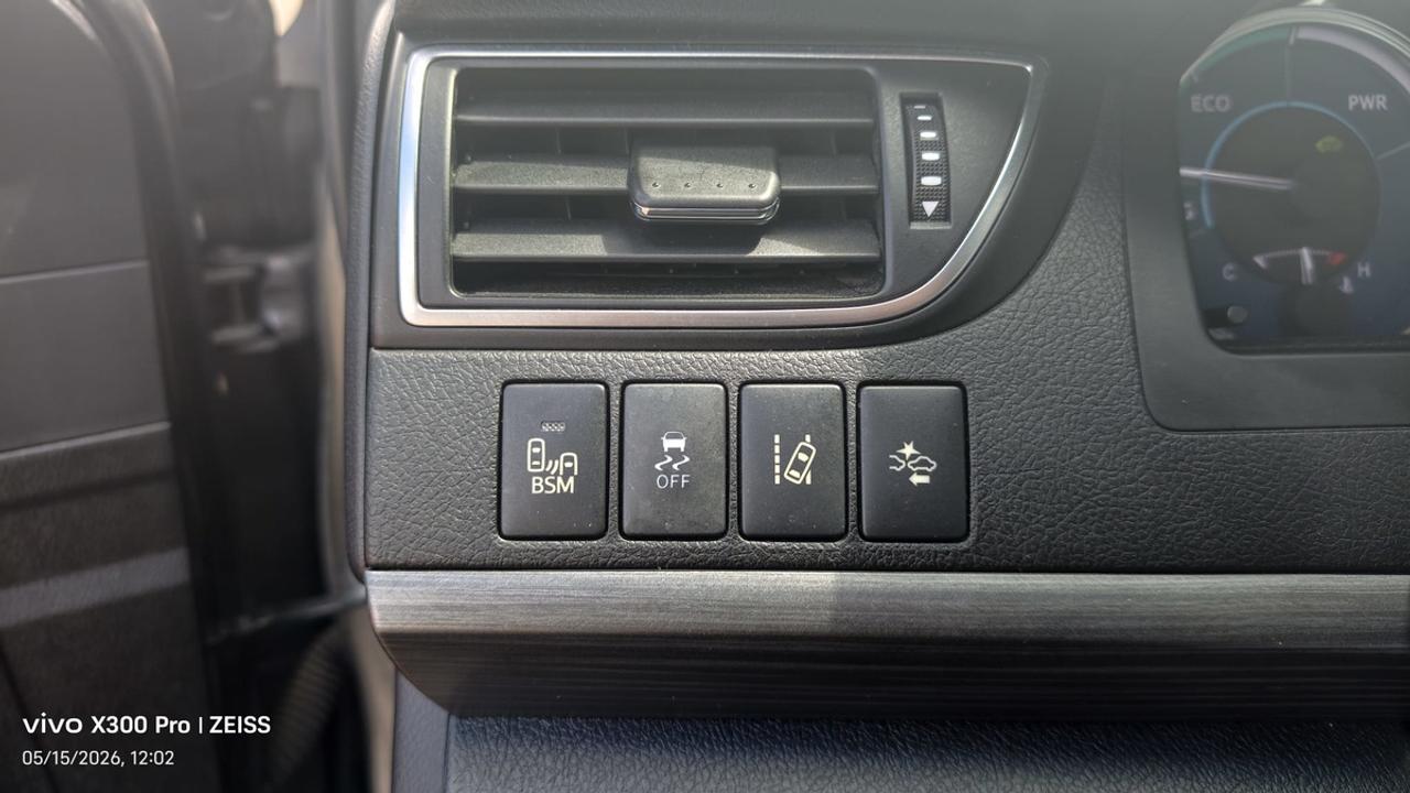 2017 Toyota Camry XLE Photo