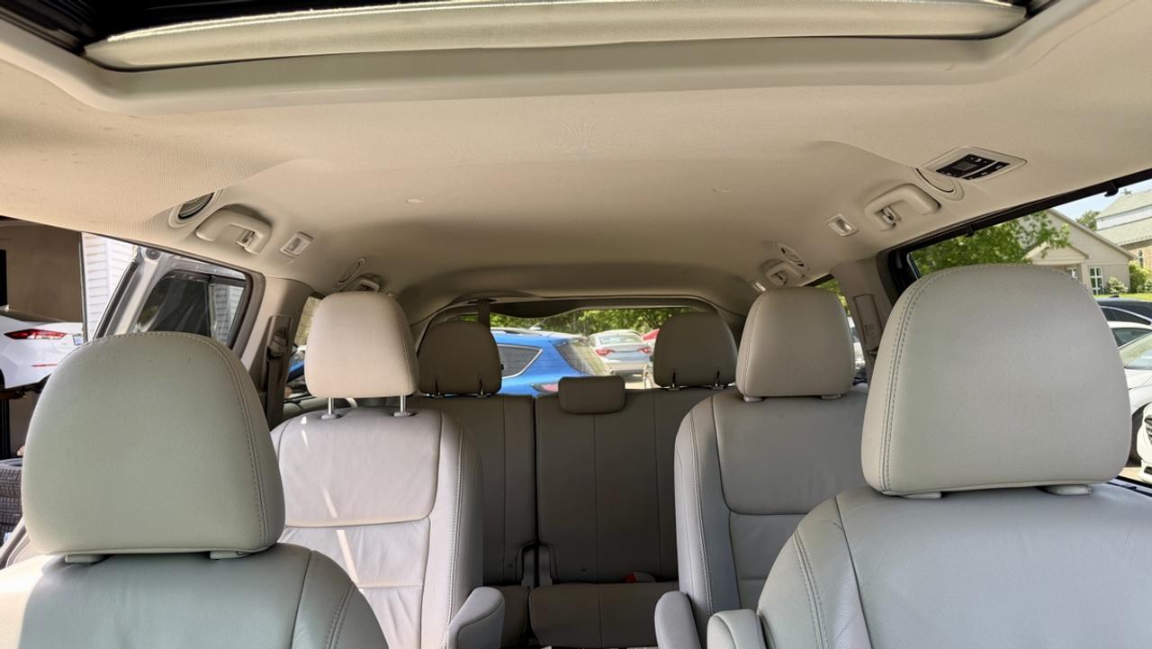 2017 Toyota Sienna XLE Photo