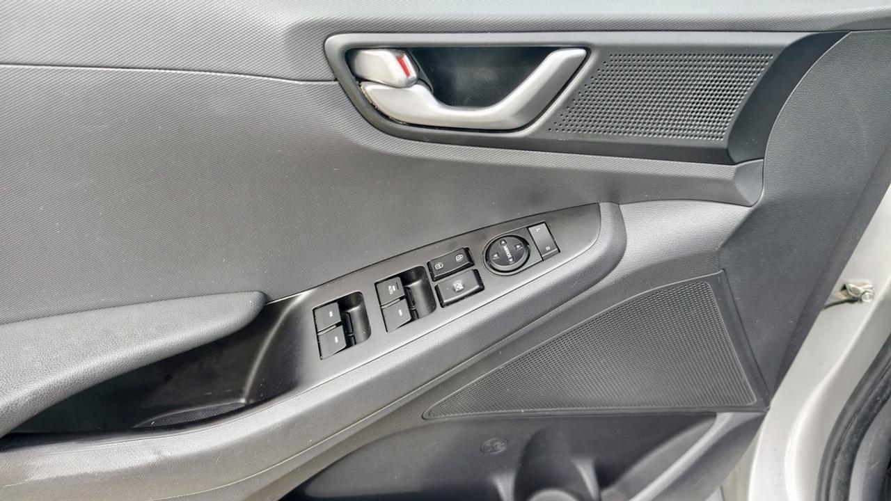 2019 Hyundai IONIQ preferred Photo