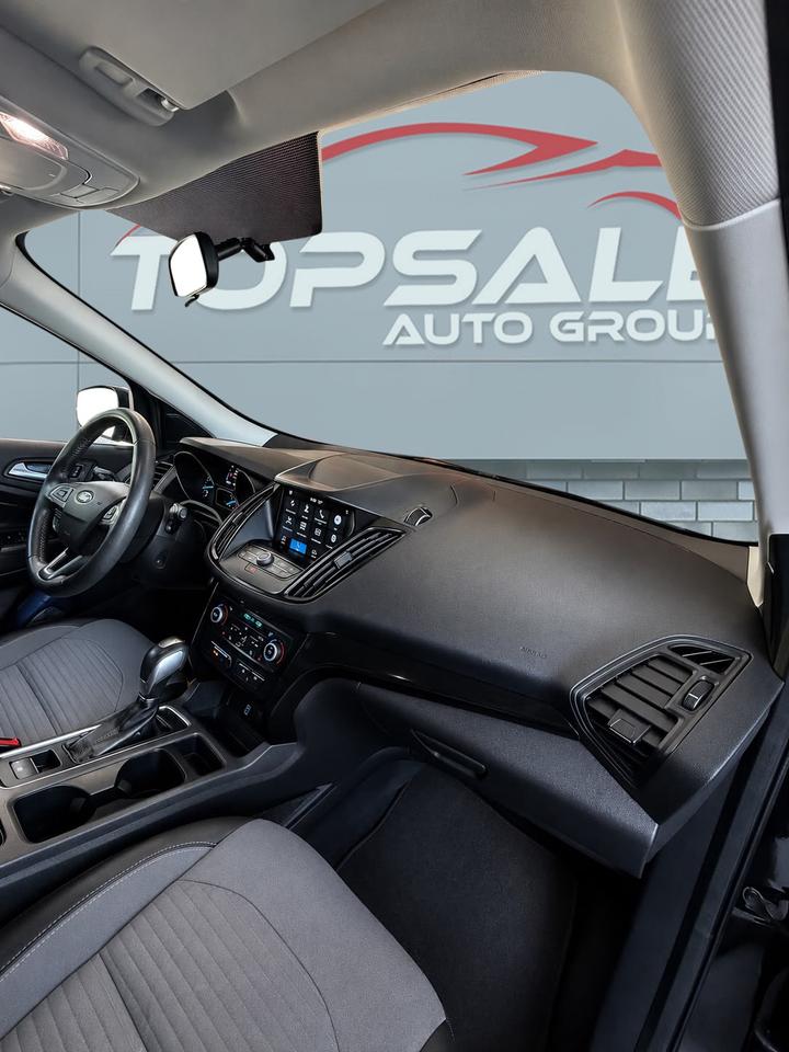2019 Ford Escape SE Photo