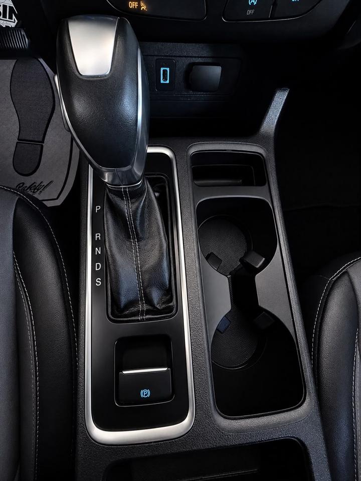 2019 Ford Escape SE Photo