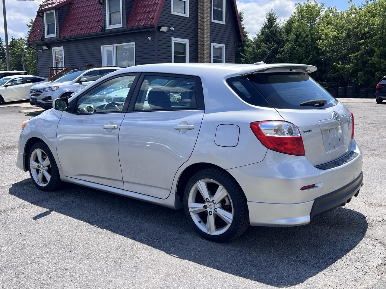 2010 Toyota Matrix XR Photo4