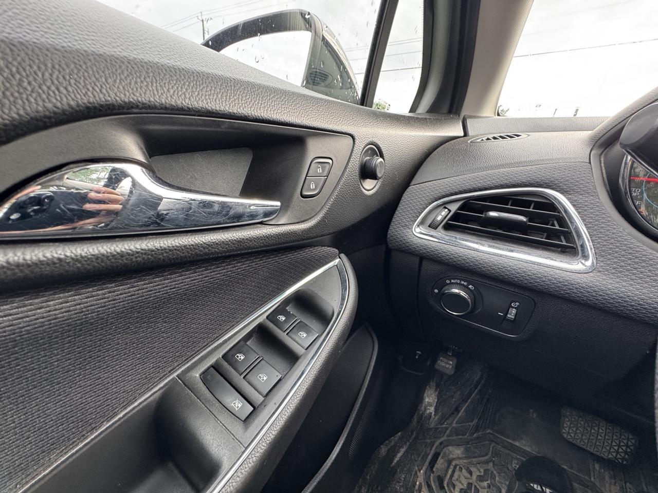 2018 Chevrolet Cruze LT Photo