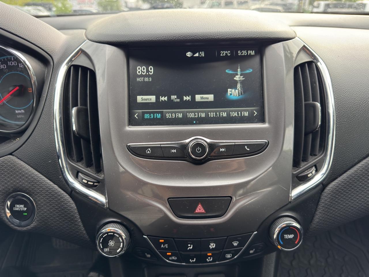 2018 Chevrolet Cruze LT Photo