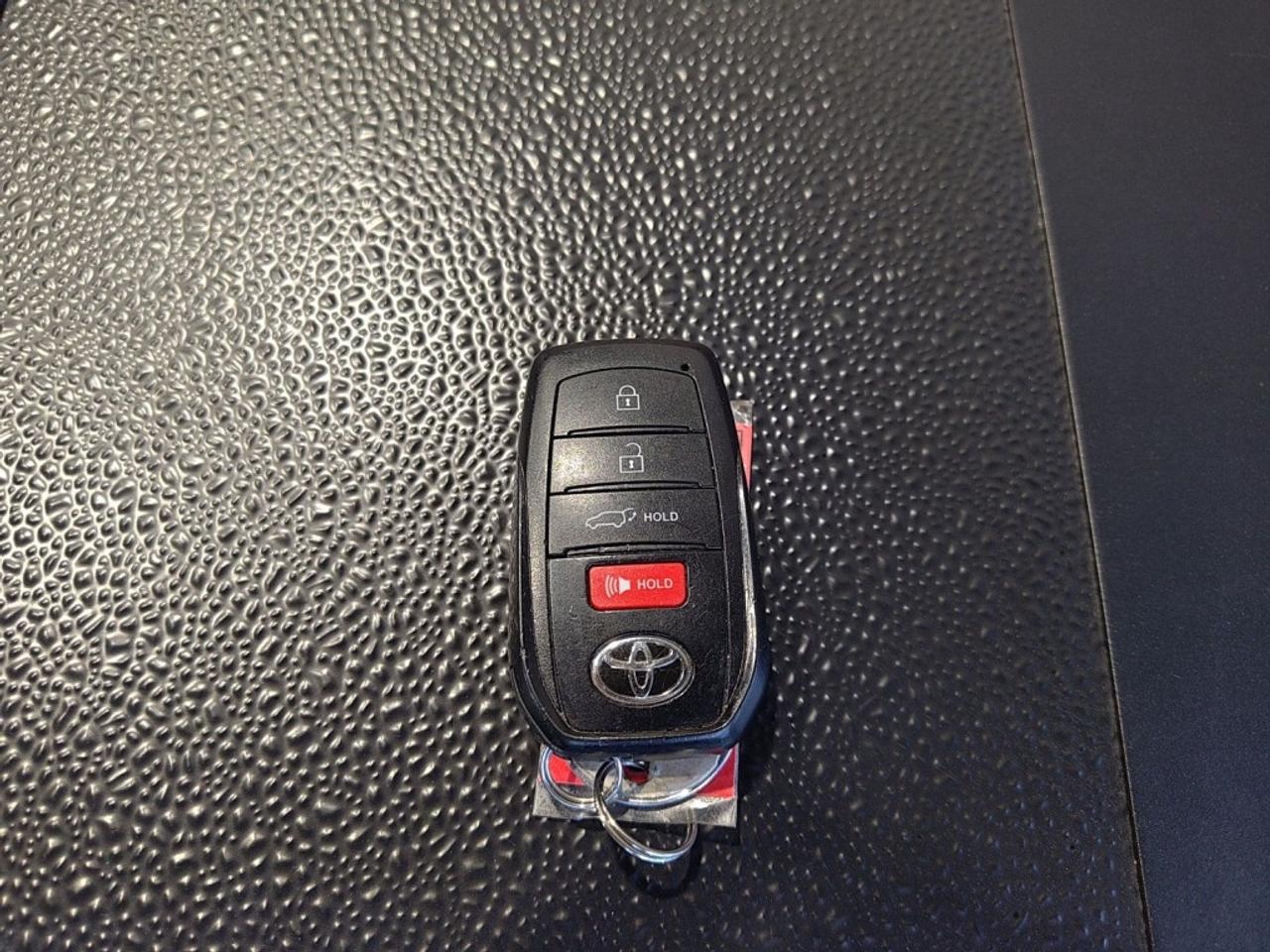 2022 Toyota Tundra Hybrid Limited AWD   Panoramic Sunroof   Leather Photo