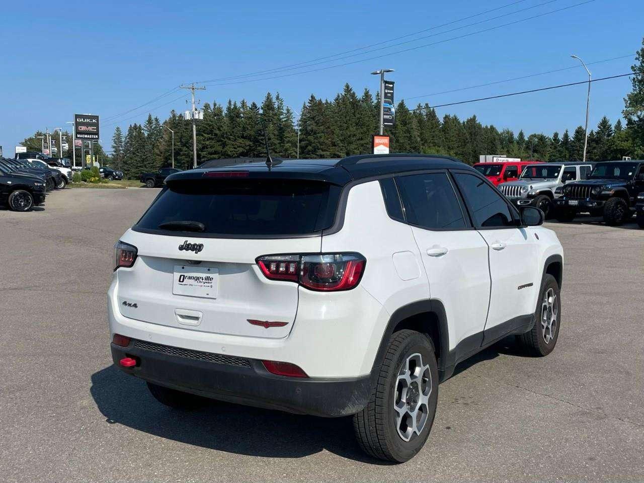 2022 Jeep Compass CLEAN CARFAX   OPEN 'N GO LIFTGATE   RMT START Photo