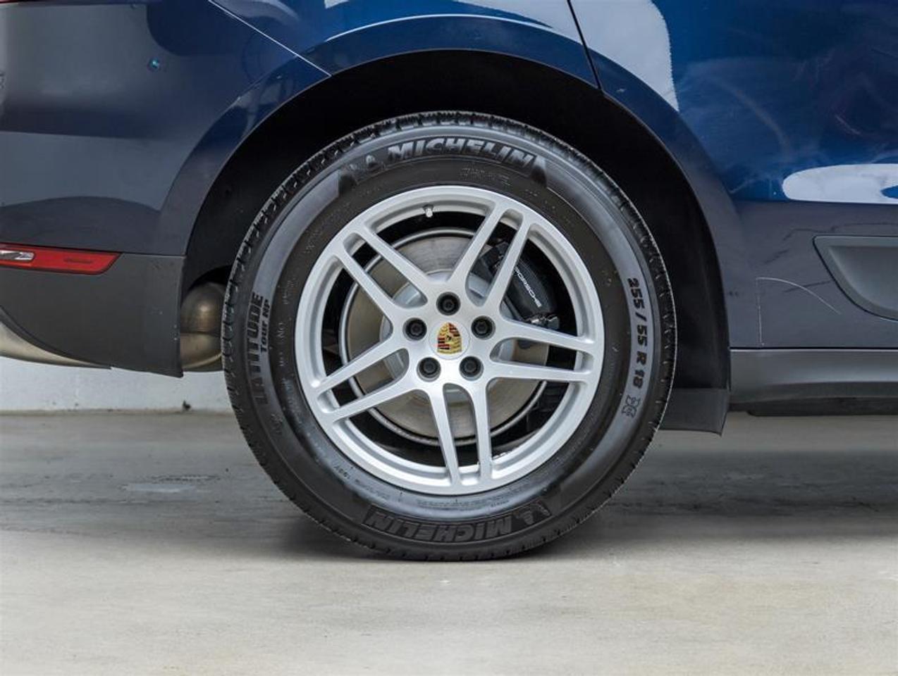 2018 Porsche Macan  Photo