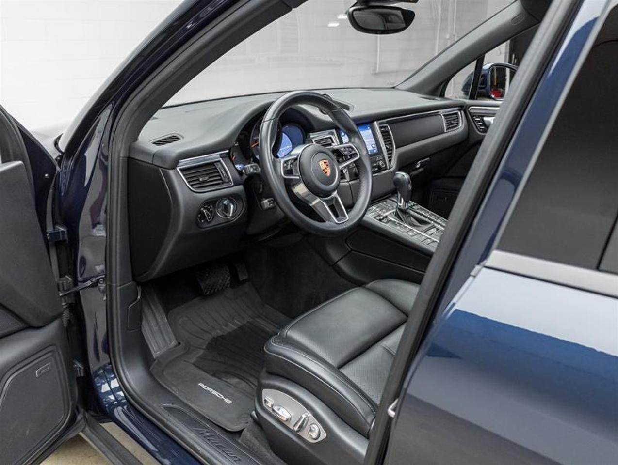 2018 Porsche Macan  Photo