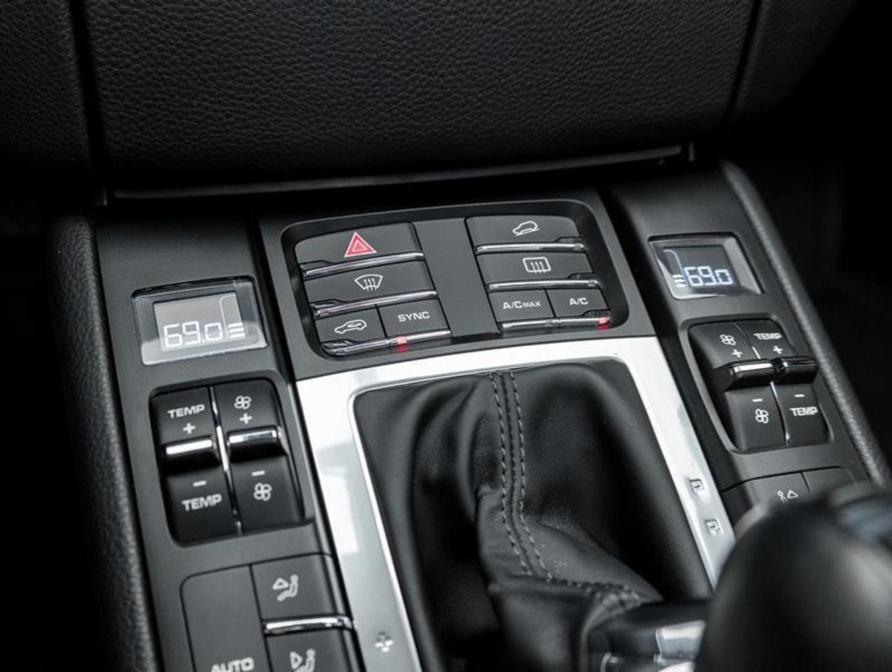 2018 Porsche Macan  Photo