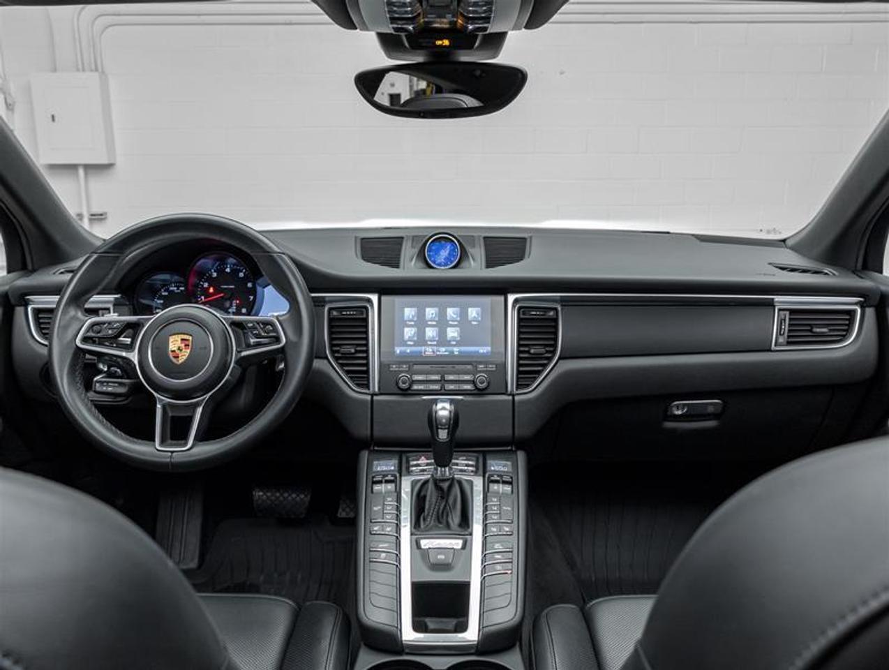 2018 Porsche Macan  Photo