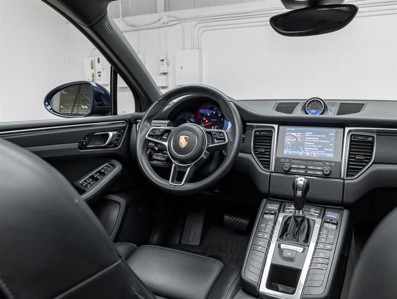 2018 Porsche Macan  Photo