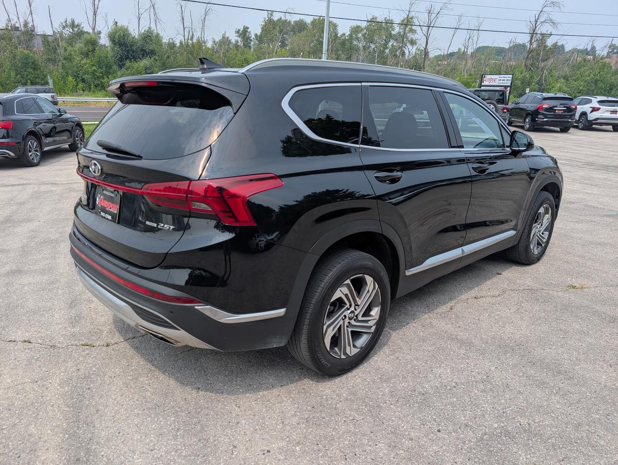 2023 Hyundai Santa Fe Preferred 4dr All-Wheel Drive Photo4