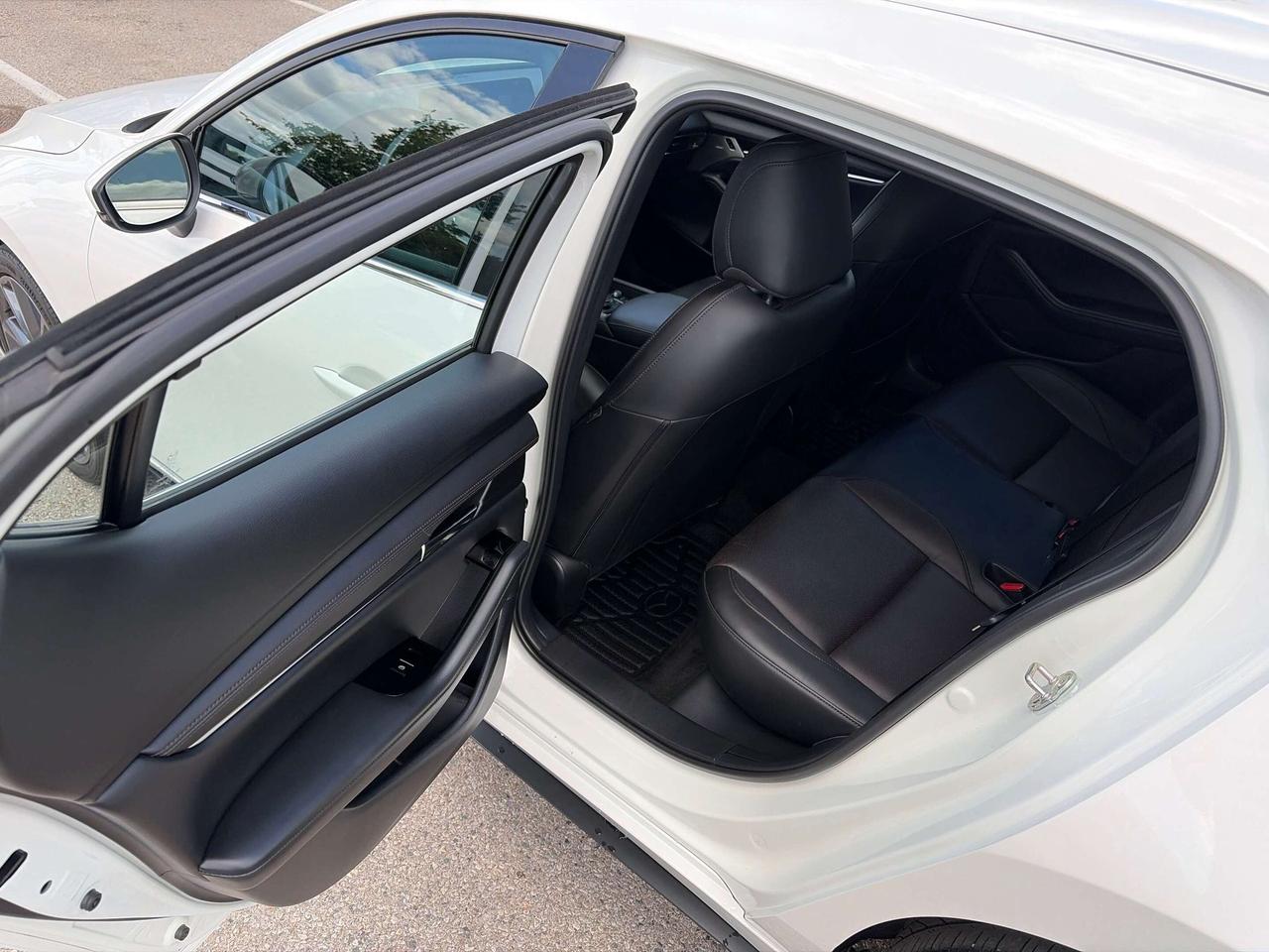 2024 Mazda MAZDA3 GT Photo