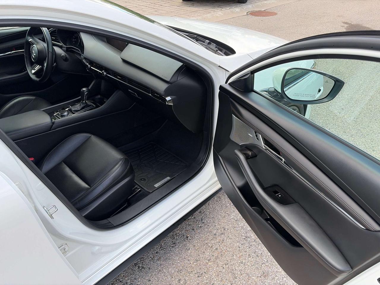 2024 Mazda MAZDA3 GT Photo