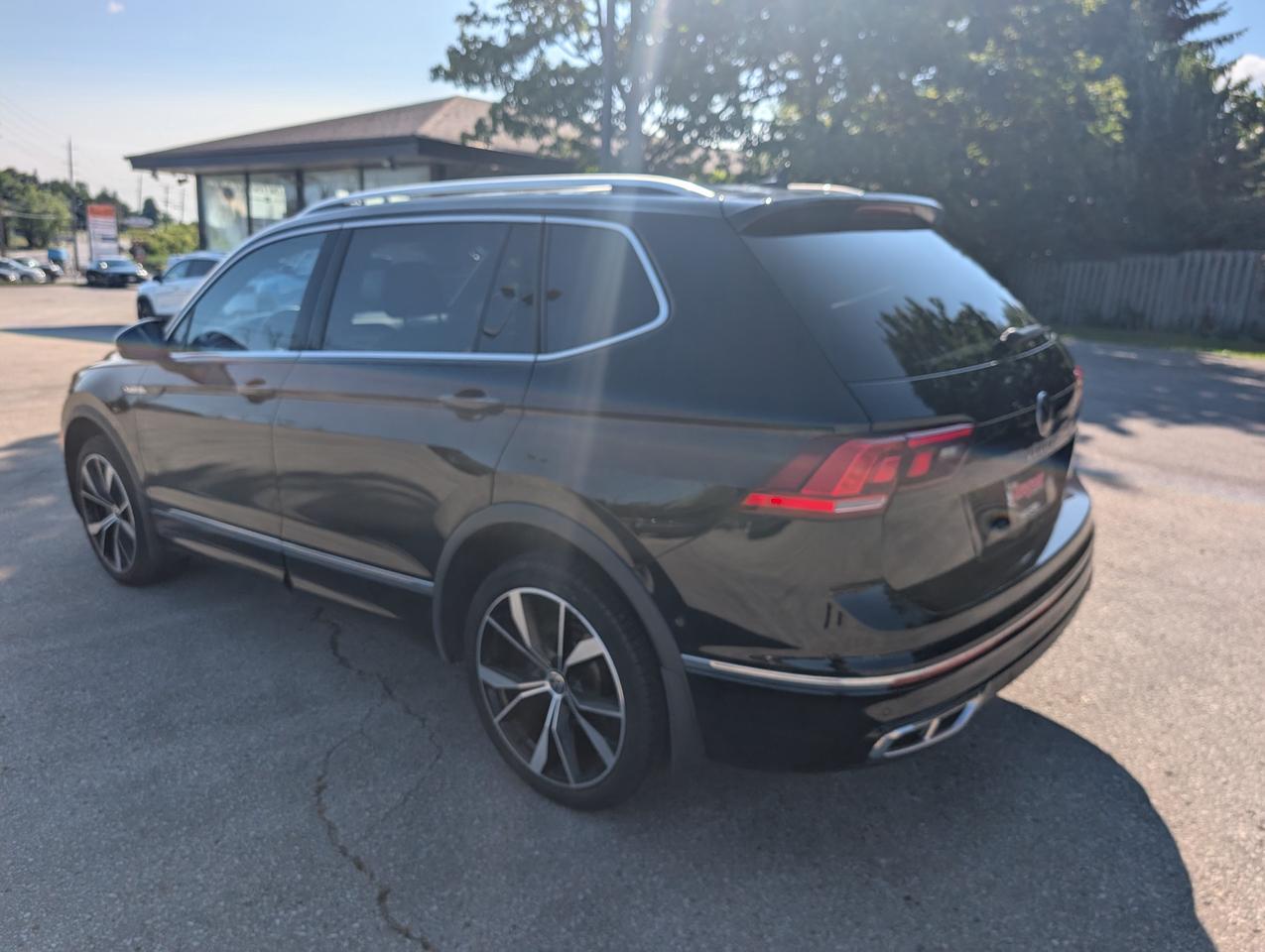 2022 Volkswagen Tiguan Highline R-LINE 4dr All-wheel Drive 4MOTION Photo