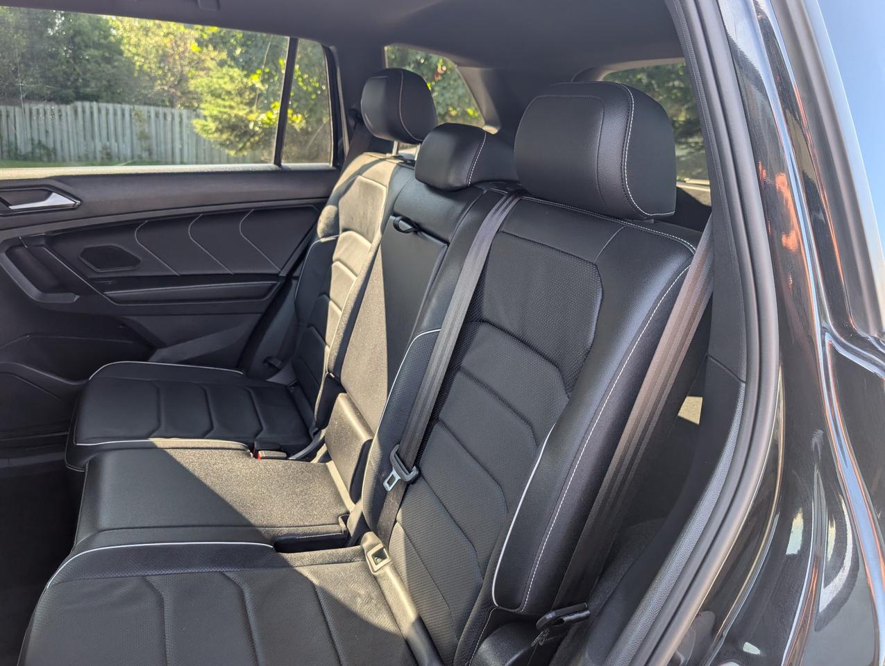 2022 Volkswagen Tiguan Highline R-LINE 4dr All-wheel Drive 4MOTION Photo