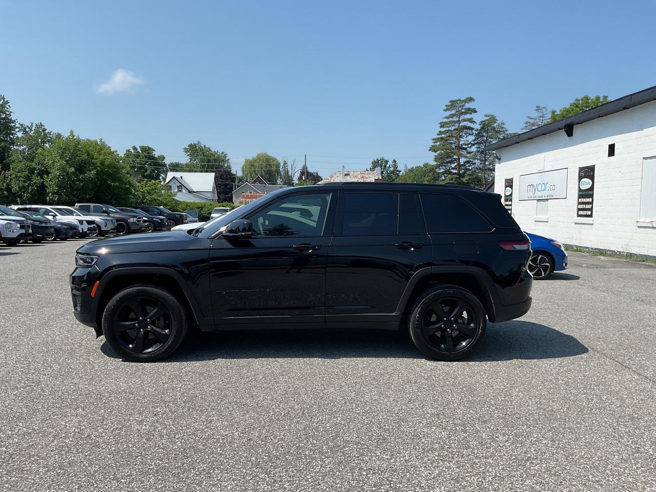 2025 Jeep Grand Cherokee Laredo 4dr 4x4 Photo