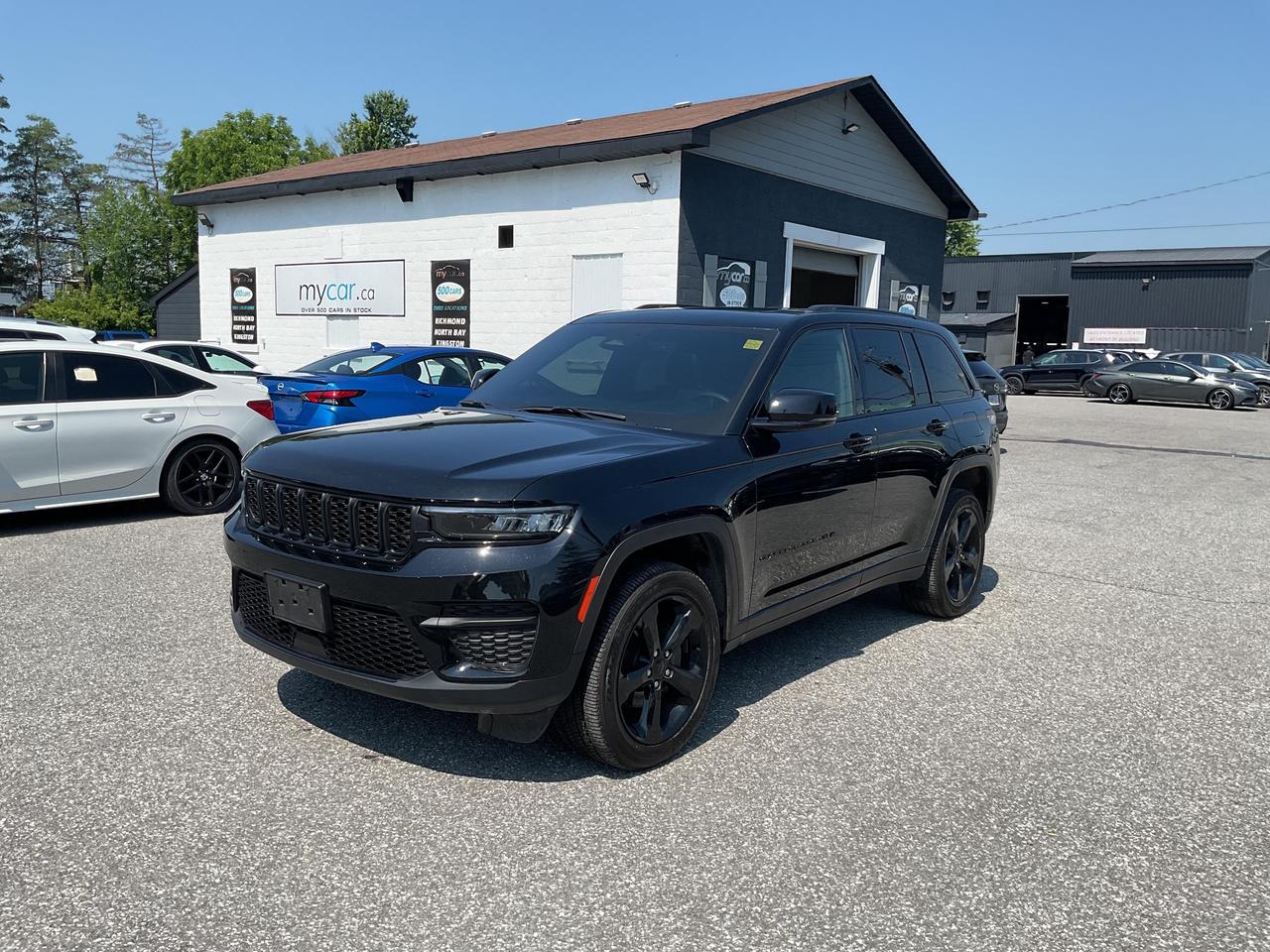 2025 Jeep Grand Cherokee Laredo 4dr 4x4 Photo