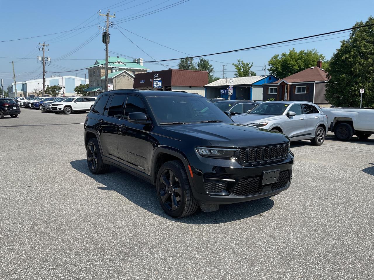 2025 Jeep Grand Cherokee Laredo 4dr 4x4 Photo