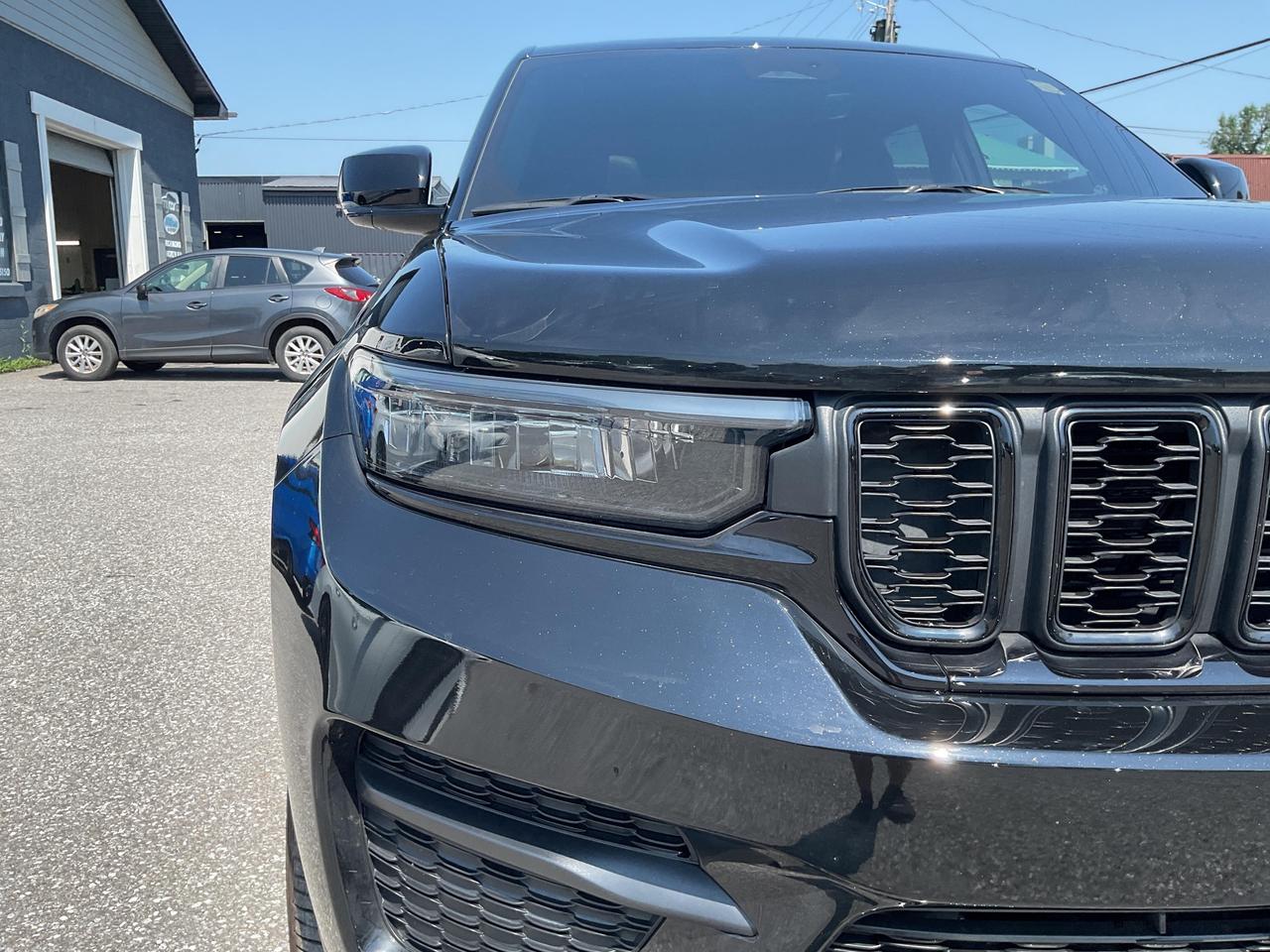 2025 Jeep Grand Cherokee Laredo 4dr 4x4 Photo
