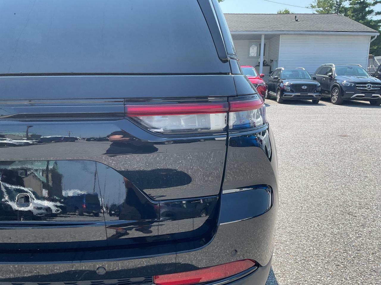 2025 Jeep Grand Cherokee Laredo 4dr 4x4 Photo