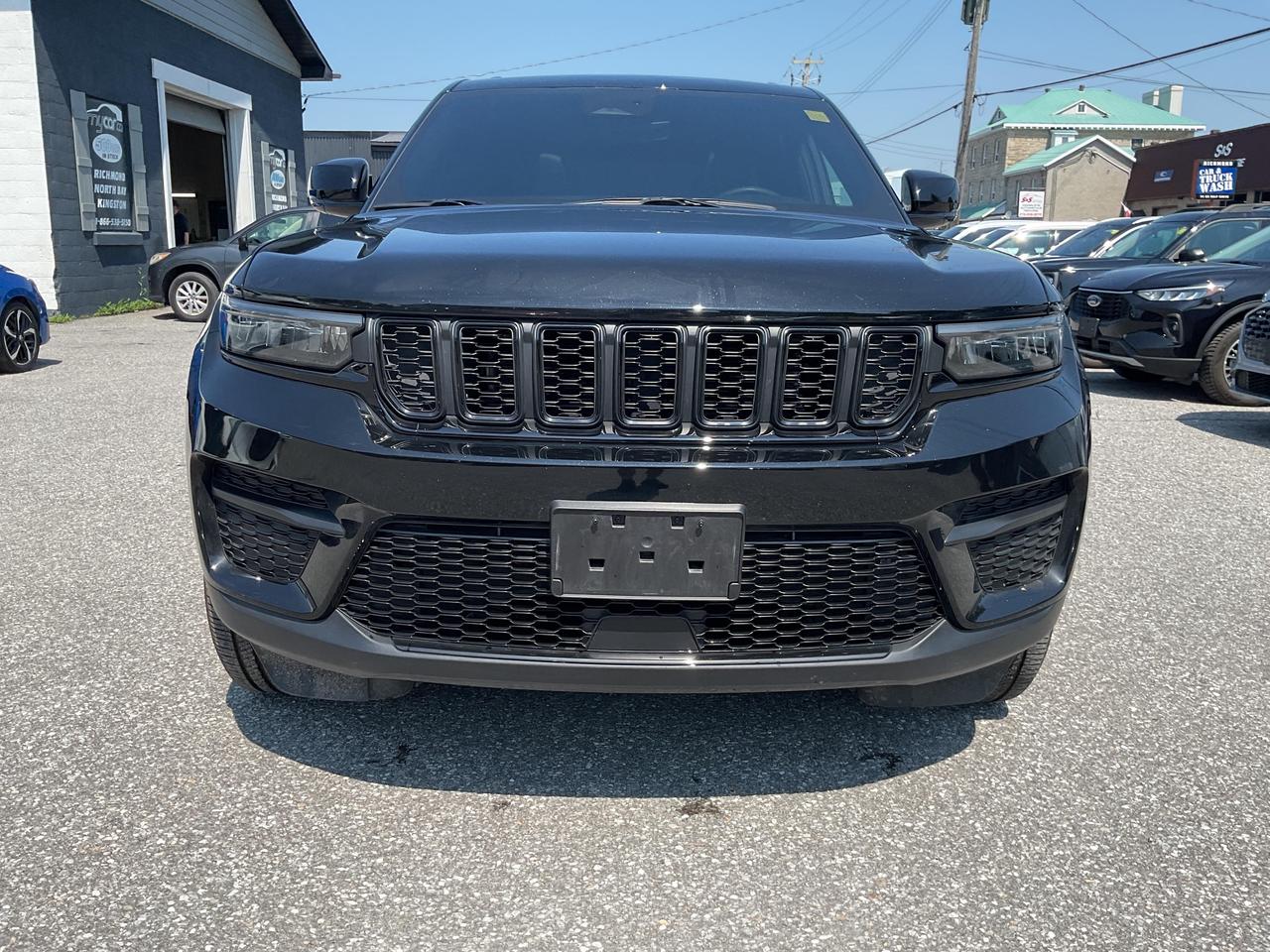 2025 Jeep Grand Cherokee Laredo 4dr 4x4 Photo