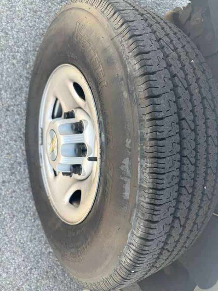 2023 Chevrolet Express 2500 No windows. Perfect condition.  Must be seen. Photo