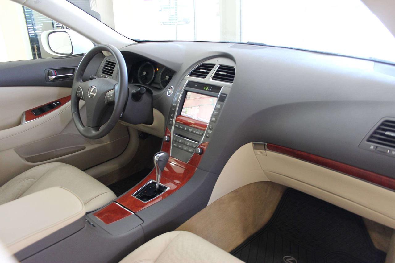 2011 Lexus ES 350 Premium   Navigation   Rear Camara Photo