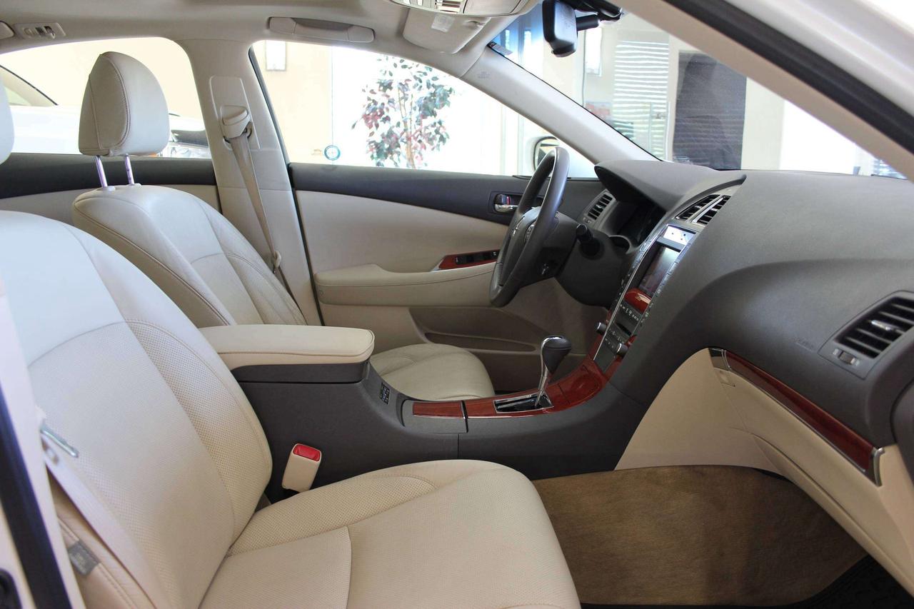 2011 Lexus ES 350 Premium   Navigation   Rear Camara Photo