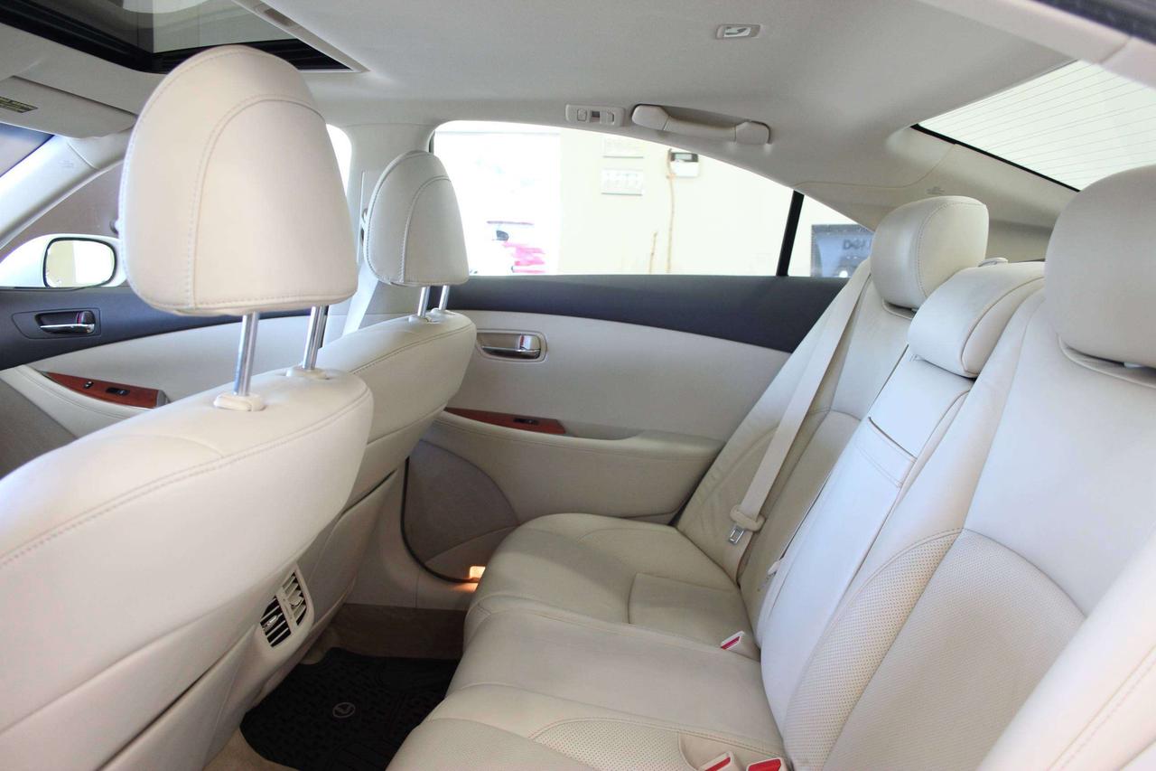 2011 Lexus ES 350 Premium   Navigation   Rear Camara Photo
