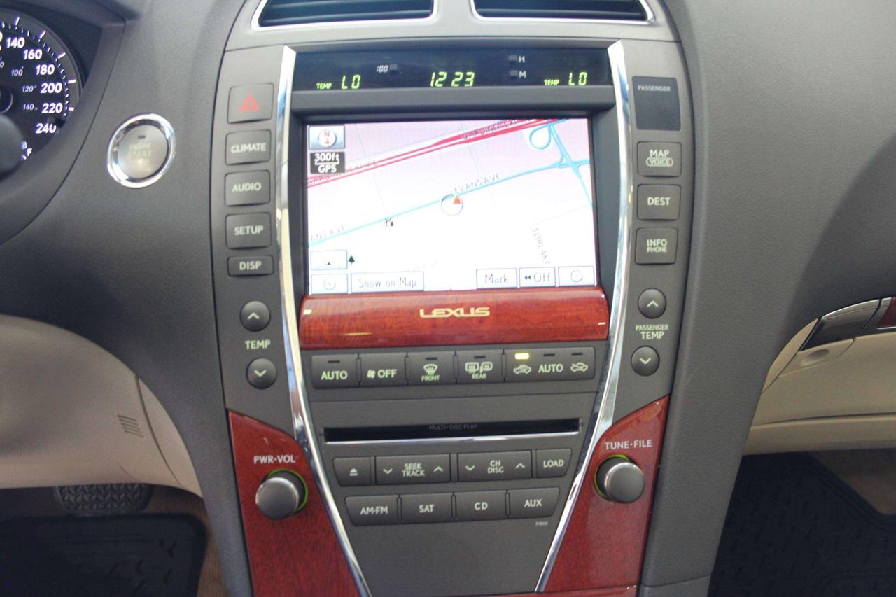 2011 Lexus ES 350 Premium   Navigation   Rear Camara Photo