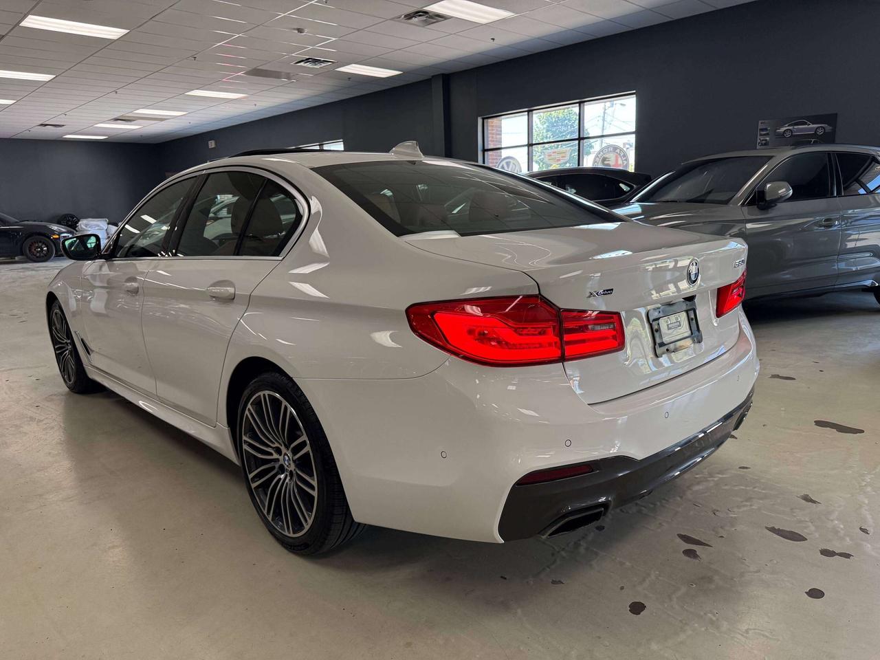 2020 BMW 5 Series xDrive Photo2