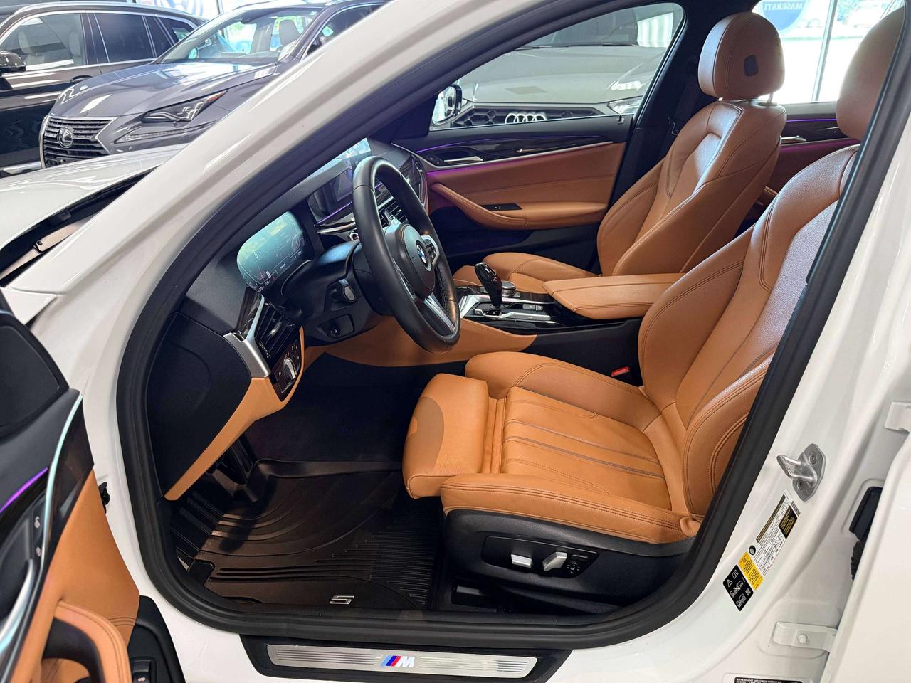 2020 BMW 5 Series xDrive Photo