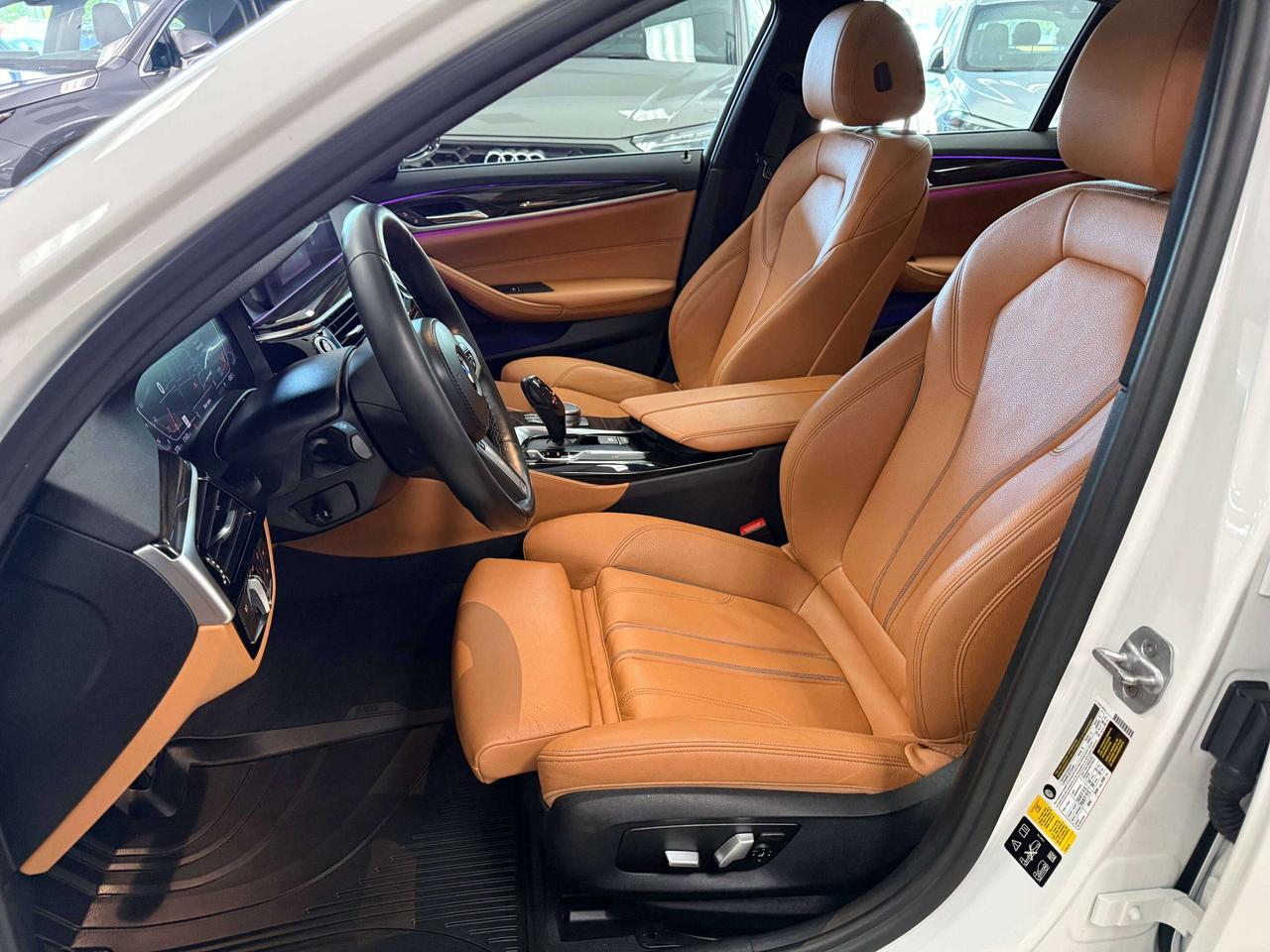2020 BMW 5 Series xDrive Photo