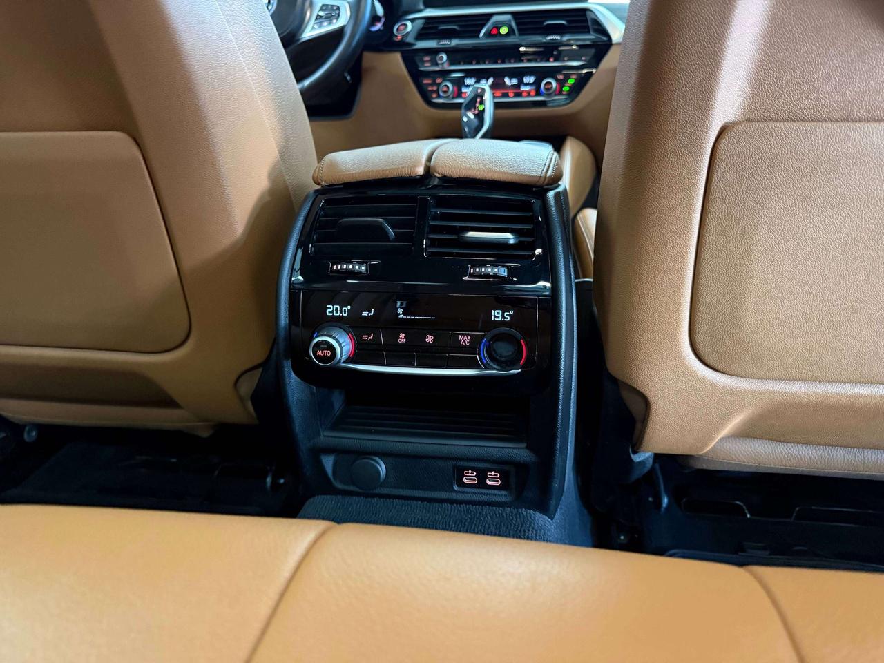 2020 BMW 5 Series xDrive Photo